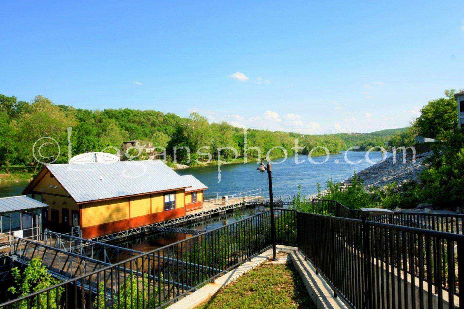 Branson Vacation Rental Lake 2BDR Condo in Fall Creek