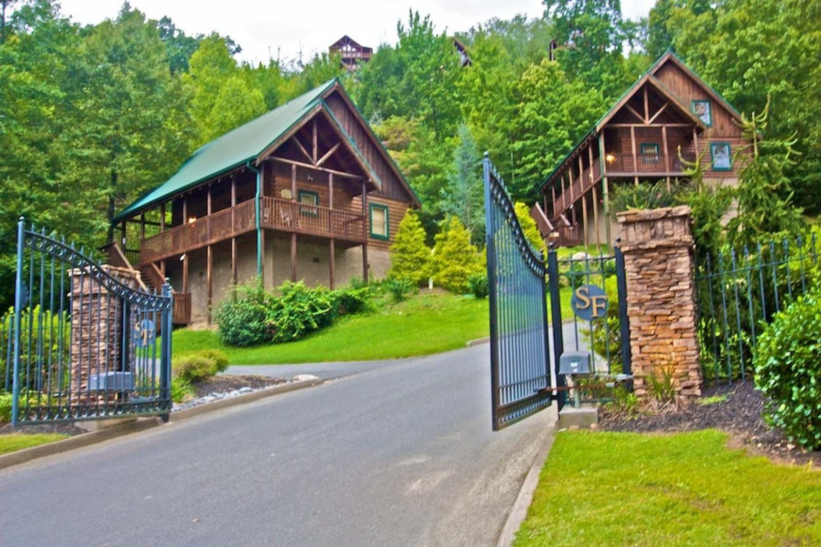 Pigeon Forge Vacation Rental Heavens Door 2 King Suites